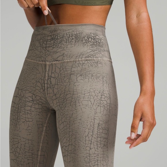 Lululemon Wunder Train HR Tight 23” Dye - Picture 4 of 7